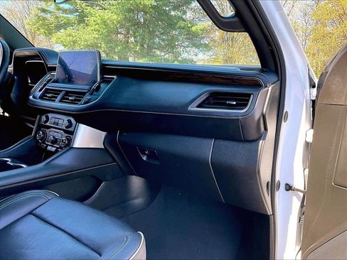 Used 2024 Chevrolet Tahoe Premier AWD/4WD image 13