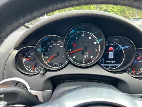 Used 2016 Porsche Cayenne AWD/4WD image 9