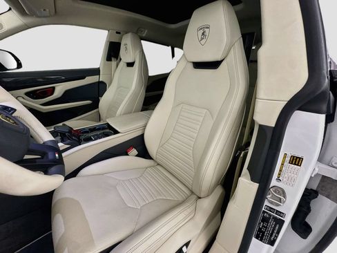 Used 2025 Lamborghini Urus SE AWD/4WD image 22