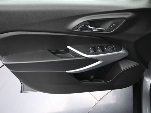 Used 2024 Chevrolet Trax LS w/ LS Convenience Package image 23