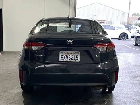 Used 2025 Toyota Corolla LE image 3