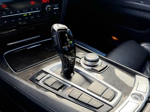 Used 2013 BMW 750i xDrive AWD/4WD image 35