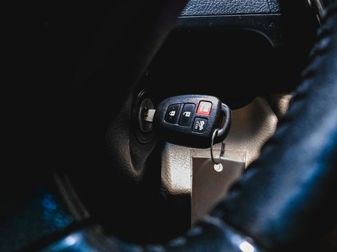 Used 2014 Toyota Camry XLE image 26