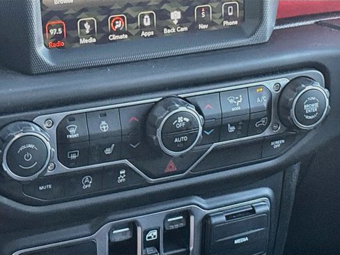Used 2019 Jeep Wrangler Unlimited Rubicon AWD/4WD image 9