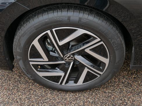 Certified 2024 Volkswagen Jetta SEL image 15