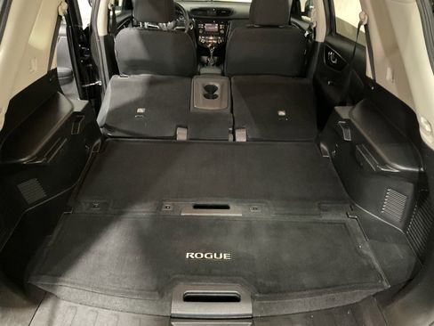 Used 2017 Nissan Rogue SV image 37