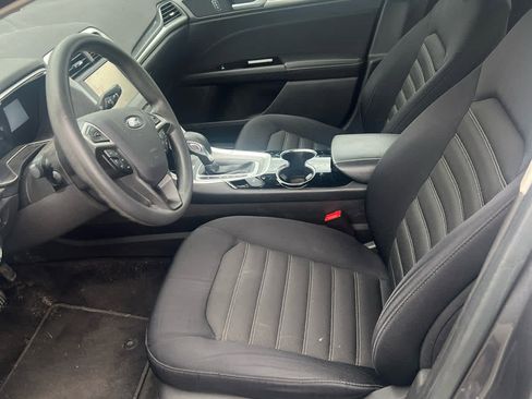 Used 2014 Ford Fusion SE FWD image 8