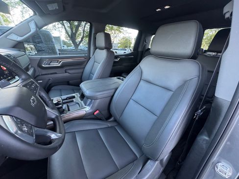 Used 2026 Chevrolet Silverado 1500 LT Trail Boss w/ Convenience Package II AWD/4WD image 14