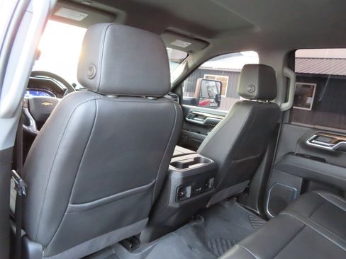 Used 2024 Chevrolet Silverado 2500 LT image 48