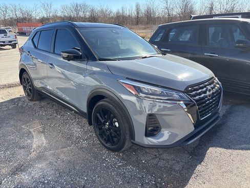 Used 2024 Nissan Kicks SR w/ SR Premium Package image 3