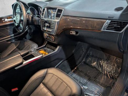 Used 2014 Mercedes-Benz GL 350 BlueTEC 4MATIC image 21