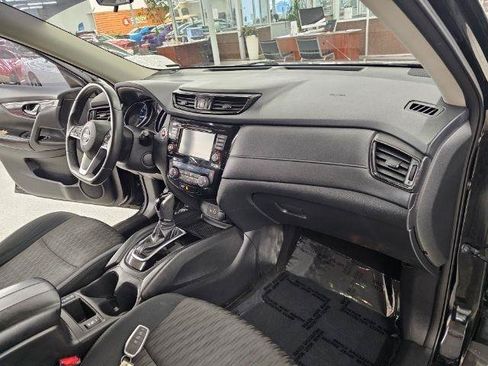 Used 2018 Nissan Rogue SV AWD/4WD image 9
