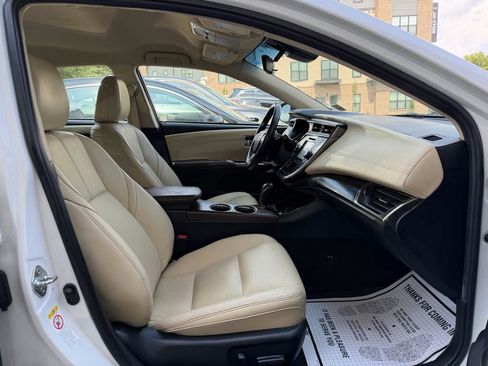 Used 2018 Toyota Avalon XLE w/ All Weather Liner Package FWD image 10