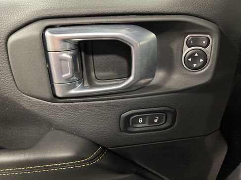 Used 2024 Jeep Wrangler Sahara w/ Safety Group image 8