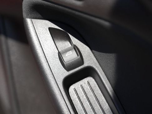 Used 2017 Ford Focus SE FWD image 34