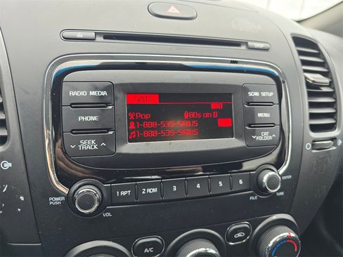 Used 2017 Kia Forte LX image 27