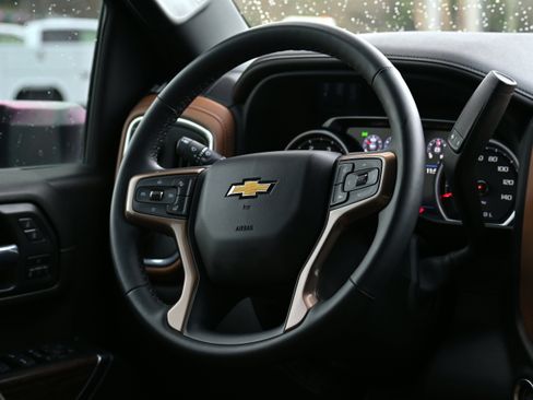 Used 2023 Chevrolet Silverado 2500 High Country w/ Z71 Off-Road Package image 19