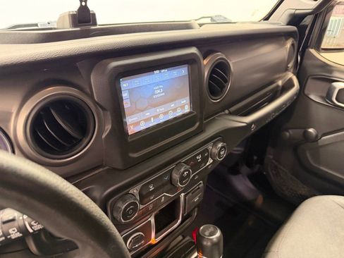 Used 2022 Jeep Wrangler Sport image 23
