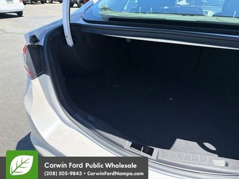 Used 2016 Ford Fusion SE w/ Equipment Group 202A FWD image 30