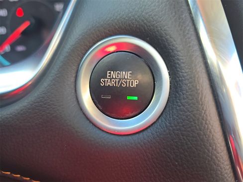 Used 2021 Chevrolet Traverse LT w/ LPO, Blackout Package image 23