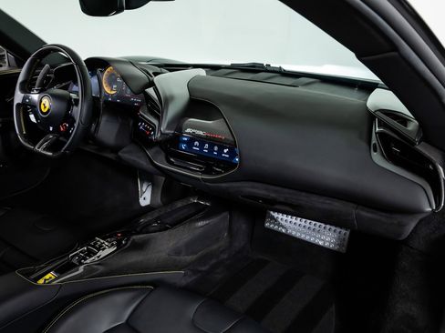 Used 2022 Ferrari SF90 Stradale image 33