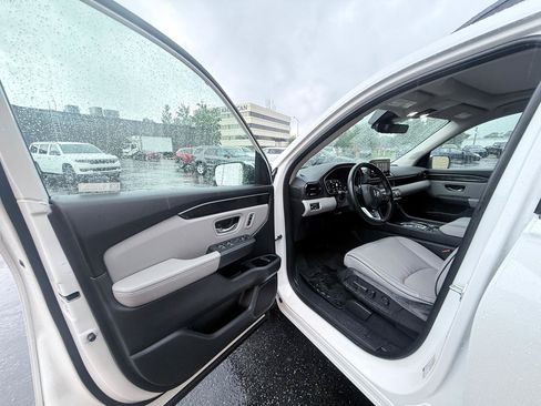 Used 2023 Honda Pilot Elite image 9