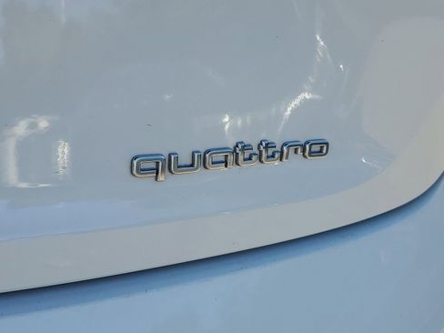 Used 2022 Audi e-tron Premium Plus w/ Premium Plus Package image 7