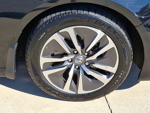 Used 2020 Honda Accord EX image 8