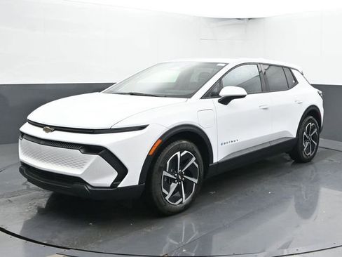 New 2026 Chevrolet Equinox EV LT image 5