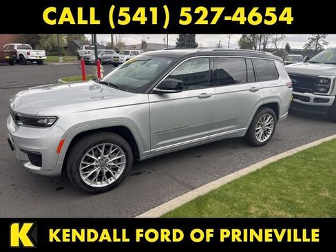 Used 2022 Jeep Grand Cherokee L Summit w/ Luxury Tech Group V AWD/4WD image 5