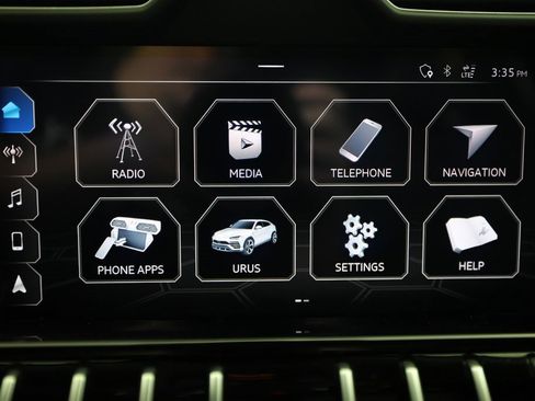 Used 2021 Lamborghini Urus image 32