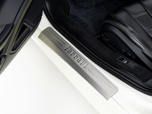 Used 2015 Ferrari 458 Spider image 30