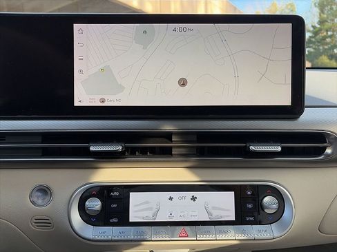 Certified 2025 Genesis GV60 RWD image 8