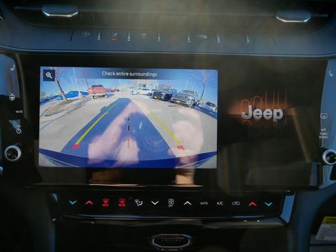 New 2026 Jeep Grand Cherokee Altitude image 21