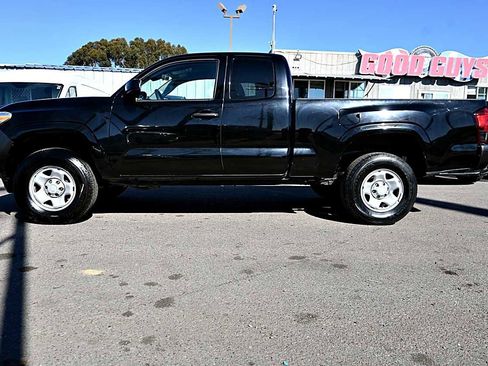 Used 2021 Toyota Tacoma SR image 4