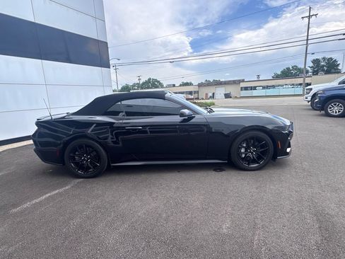 Used 2025 Ford Mustang GT Premium RWD image 4