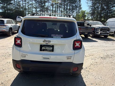 Used 2020 Jeep Renegade Latitude w/ UConnect 8.4 Nav Group AWD/4WD image 9