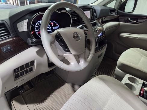 Used 2015 Nissan Quest SV image 3