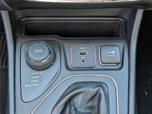 Used 2021 Jeep Cherokee Latitude Lux 80th Anniv w/ Quick Order Package 26U 80TH image 20