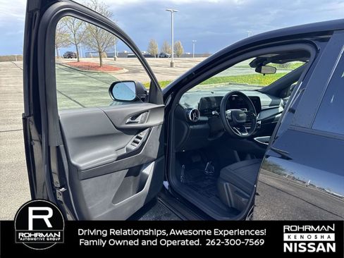 Used 2025 Chevrolet Equinox LT FWD image 10