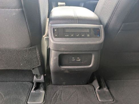 Used 2025 Nissan Pathfinder SV FWD image 38