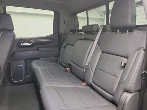 Used 2024 Chevrolet Silverado 1500 LT Trail Boss w/ Convenience Package II AWD/4WD image 11