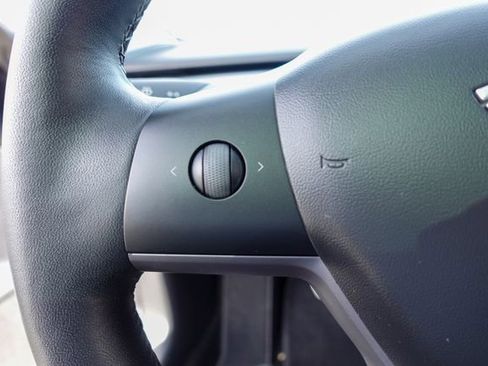 Used 2019 Tesla Model 3 Performance image 13