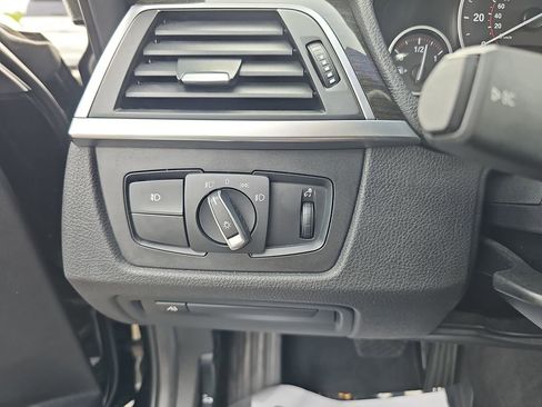 Used 2018 BMW 330i Sedan RWD image 29
