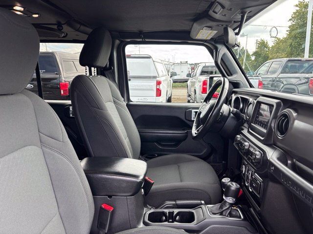 Used 2022 Jeep Wrangler Unlimited Sport AWD/4WD image 9
