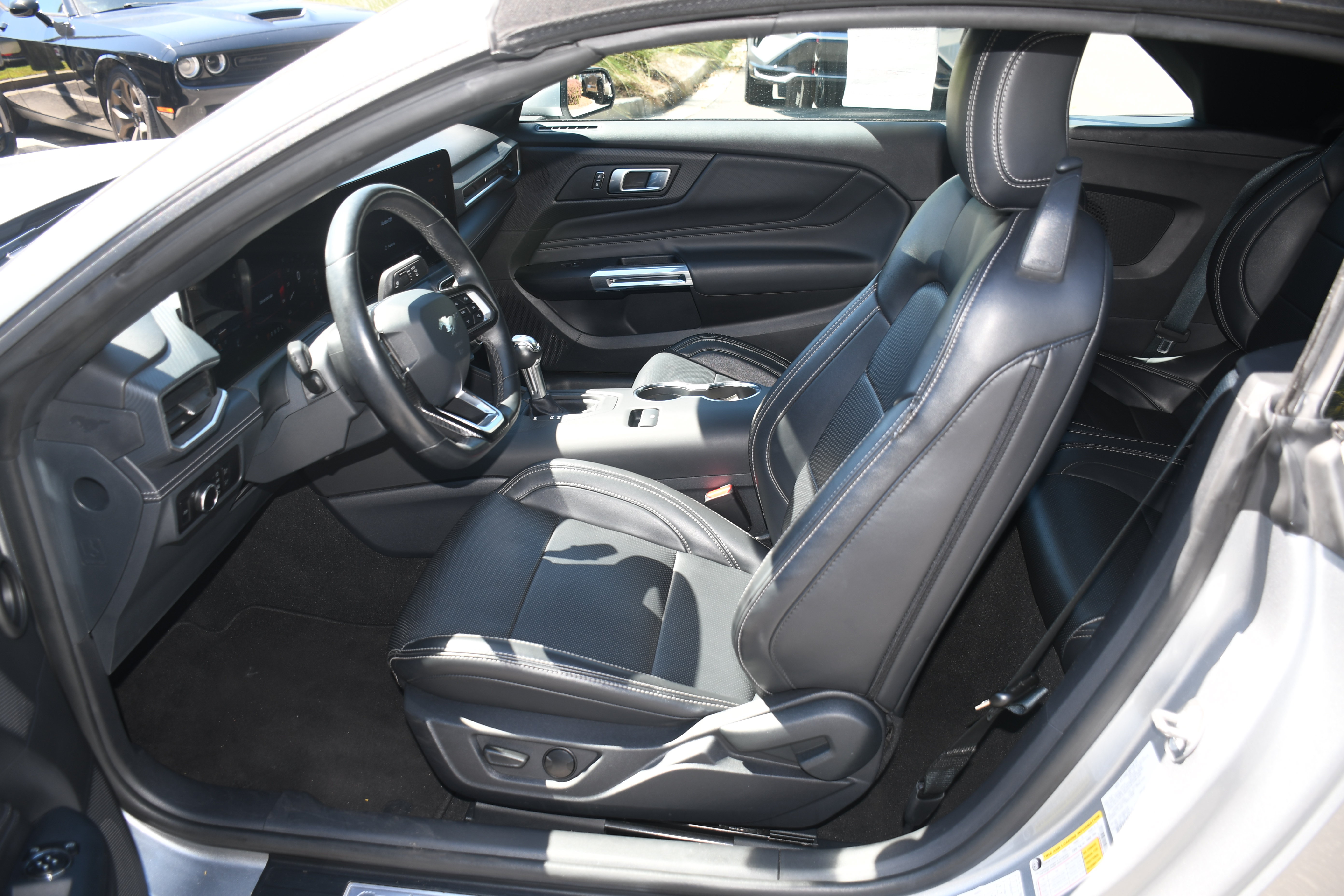 Used 2025 Ford Mustang Premium RWD image 7