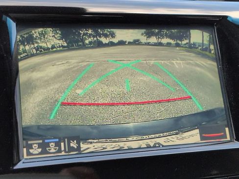 Used 2018 Toyota Camry XLE FWD image 19