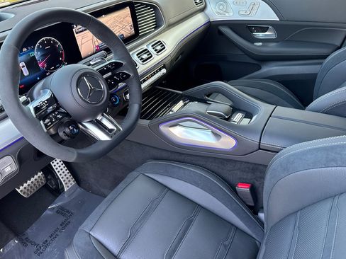 New 2025 Mercedes-Benz GLS 63 AMG 4MATIC image 4
