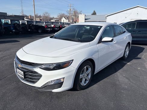 Used 2023 Chevrolet Malibu LT image 3