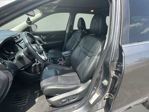 Used 2020 Nissan Rogue SL w/ Premium Package FWD image 17
